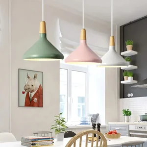 Pendellampe i metall – fransk makrondesign i konisk form