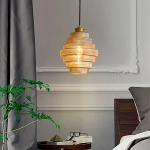 Pendellampe i riflet glass – art deco-taklampe i messing med flere nivåer