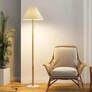 Gulvlampe i marmor og tre – moderne design med varmt lys