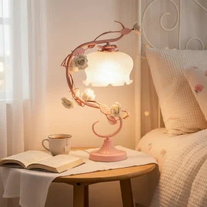 Skrivebordslampe med rosemotiv – Roseglow