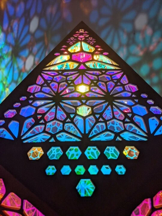 LED-bordslampe i glassblokkstil – LumiAura - Image 8